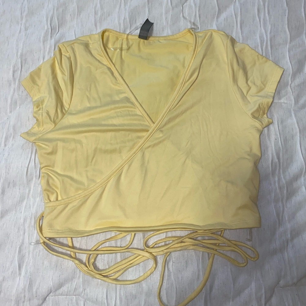 YELLOW CROP TOP // Size: Medium // Never been used without tag